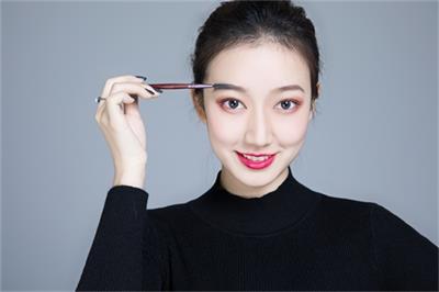 怎么才能學(xué)好化妝？   