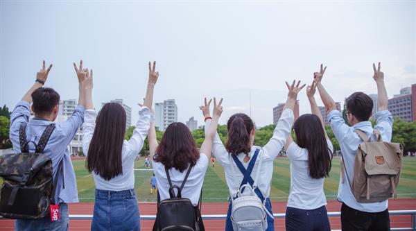 德州乘務(wù)學(xué)校為你解析空乘專業(yè)前景！
