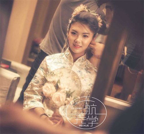  唐山學(xué)新娘跟妝去哪里靠譜？