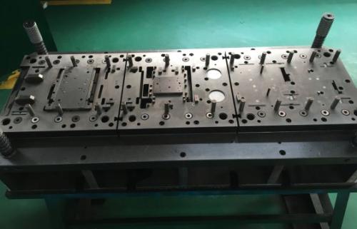 天津職業(yè)技術(shù)學(xué)院模具設(shè)計(jì)與制造學(xué)什么？