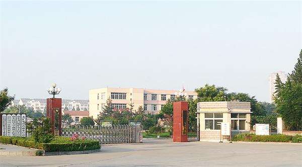 山東龍口礦業(yè)集團(tuán)高級(jí)技工學(xué)校是全日制嗎？