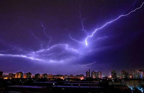 雷雨天氣如何用電？張家口文華電力中等職業(yè)學(xué)校