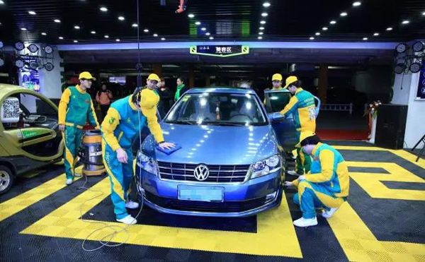 想學(xué)汽車運用與維修專業(yè)？就選邢臺汽修服裝學(xué)校！