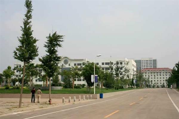 青島飛洋職業(yè)技術(shù)學(xué)院有哪些辦學(xué)特色？有什么學(xué)生福利？